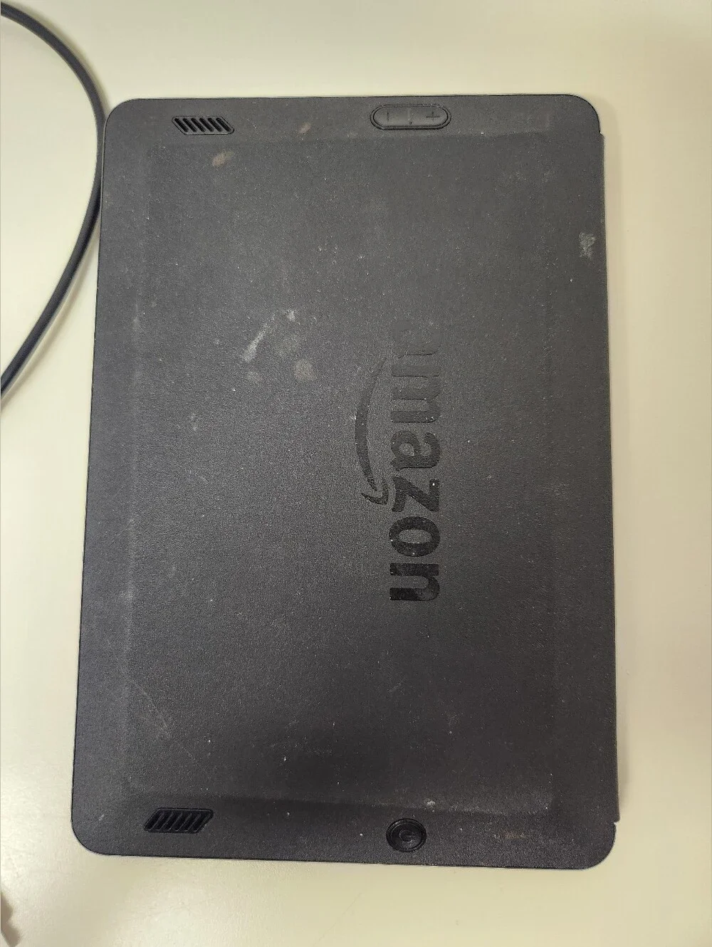 Amazon Kindle Fire HD (3rd Generation) 8GB, Wi-Fi, 7in - Black Case & Charger